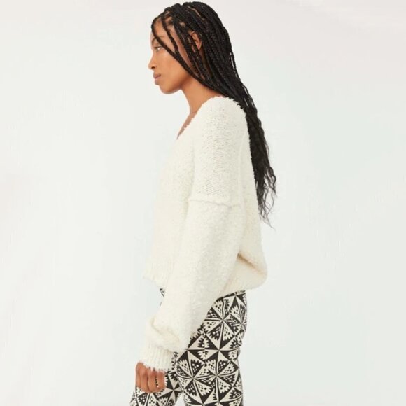 NWT Free People cream off-white fuzzy textured knit slouchy sweater, XS - Picture 5 of 12